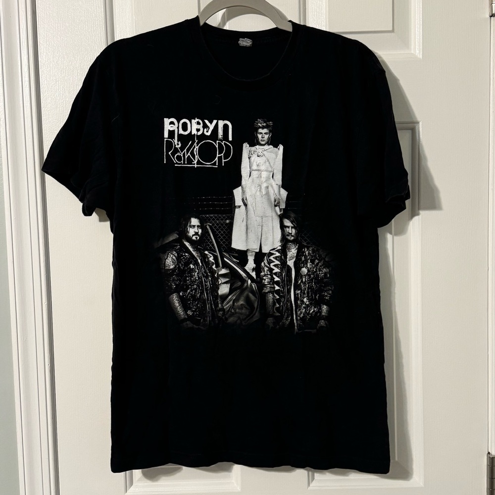 Vintage Robyn and Royksopp Concert T Shirt Medium